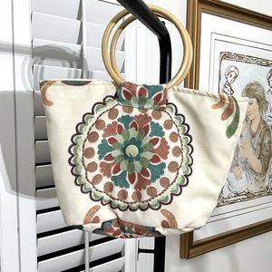 BOHO Style Padded Bag with wooden ring handles NWOT
I love this purse!